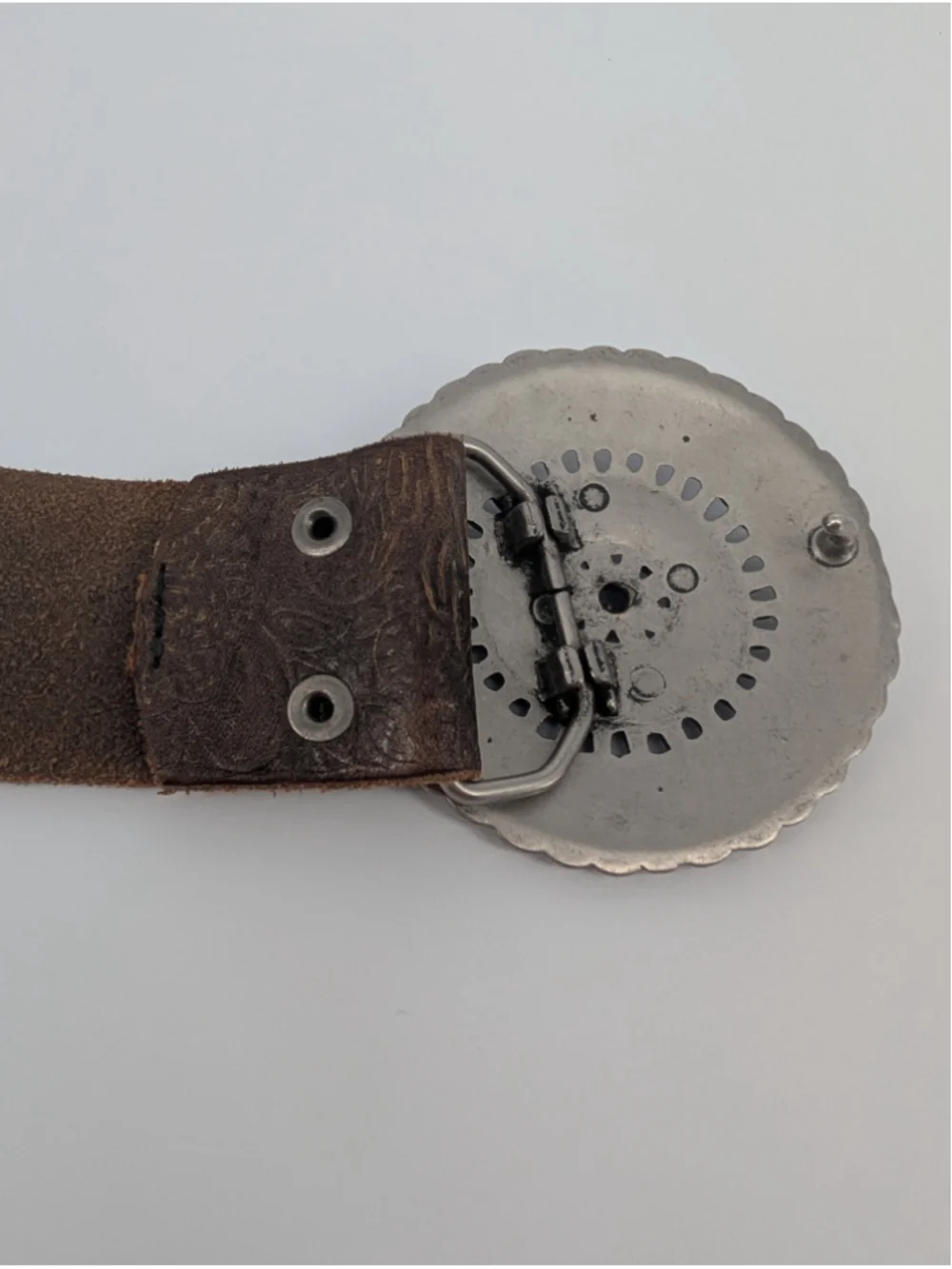 Fossil BT2918001 Brown Tooled Leather Belt Rhinestone Concho Buckle Boho Western